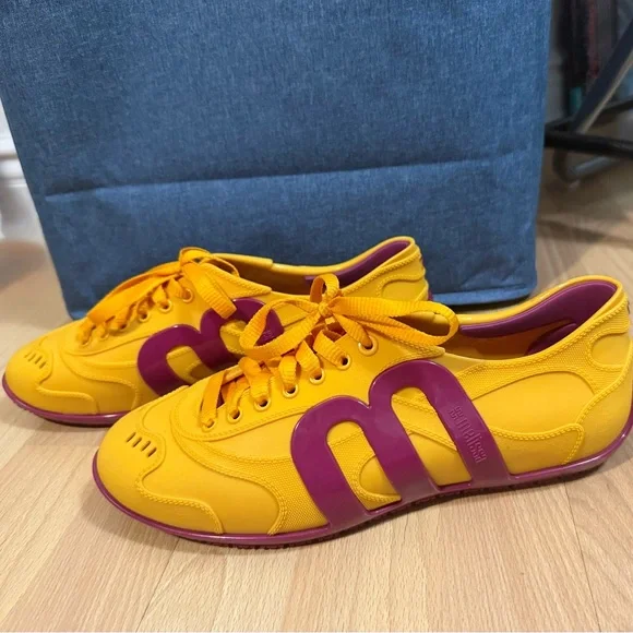 Melissa Motion Sneakers Size 10 - Like New - Picture 2 of 4